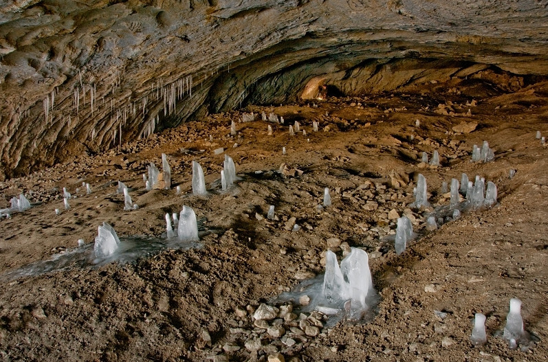 Jeskyně Pekárna – ledoví trpaslíci | Moravský kras