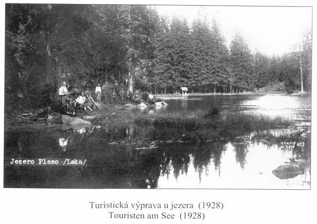 Jezero Laka, Šumava - turistická výprava u jezera (1928)