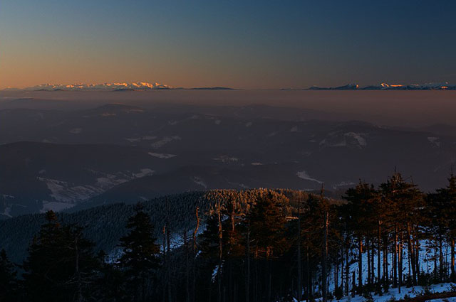 Pohled z Lysé hory na Malou Fatru na Slovensku