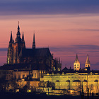 Podle Guinessovy knihy rekordů představuje Pražský hrad s délkou 570 m a šířkou 130 m největší souvislý hradní komplex na světě. Národní kulturní památka a památka UNESCO.


