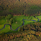 Mezi Mimoní a Českou Lípou se doslova plouží tak trochu pozapomenutá česká řeka Ploučnice. Bujně se klikatí a zařezává do břehů. Nejzajímavější úseky jsou chráněny jako přírodní památky.

