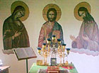 Svatý Václav a Ludmila; uprostřed ikona svaté Ludmily s jejími svatými ostatky.

