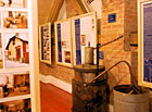 Muzeum lidových pálenic - sbírka dobových lahví od lihovin .