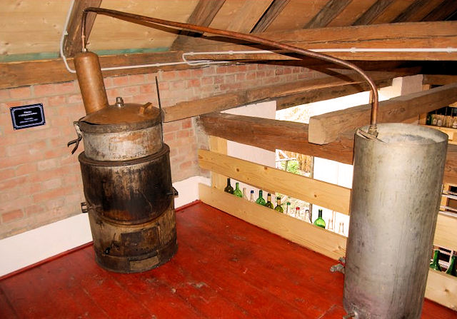Muzeum lidových pálenic, Vlčnov - destilační přístroj