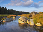 V národní přírodní rezervaci Bílá strž se nachází nejvyšší vodopád na české straně Šumavy - měří 7 metrů.

