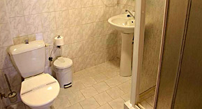 Koupelna (sprchový kout + WC)