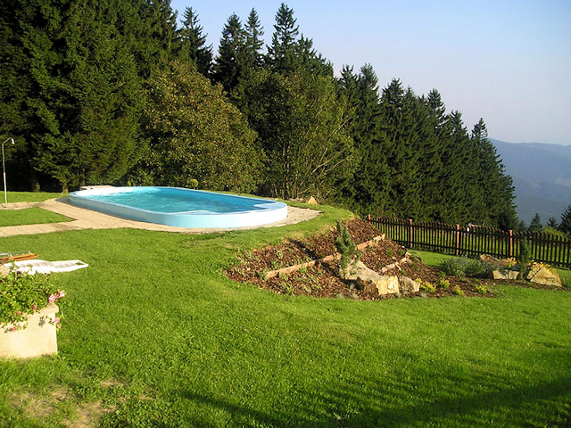 Penzion Patrik – zahrada s bazénem | Mikulčin vrch