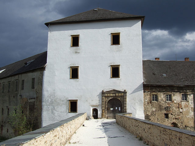 Hrad a zámek Kolštejn v obci Branná