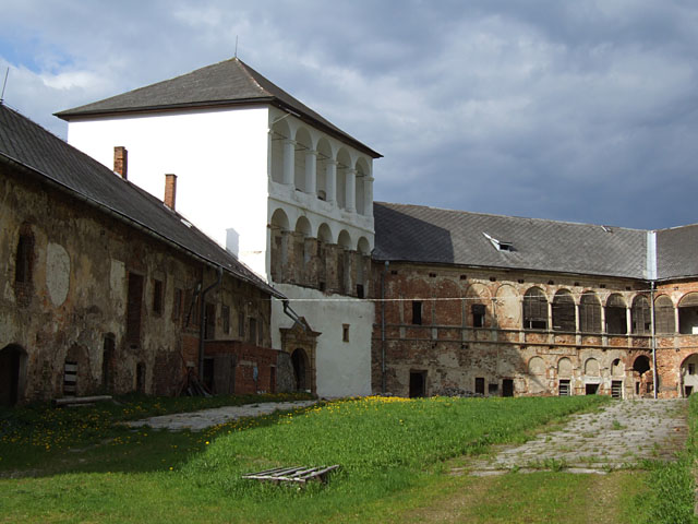 Hrad a zámek Kolštejn v obci Branná