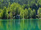 Ostrůvek. Pískovna Adršpach je nejkrásnější skalní jezírko v ČR. Nachází se v národní přírodní rezervaci Adršpašsko-teplické skály v chráněné krajinné oblasti Broumovsko.

