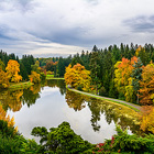 Průhonický park je jeden z největších přírodně krajinářských parků Evropy a jeden z nejvýznamnějších zámeckých parků v ČR. Vyniká důmyslnými průhledy a mimořádnou krásou barev od jara do podzimu; roste tu 1 600 druhů dřevin.


