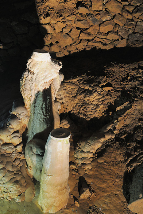 Punkevní jeskyně – Trpaslík a Váza v Zadním dómu