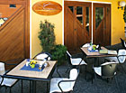 V letních měsících je návštěvníkům restaurace Šupina k dispozici venkovní terasa s kapacitou 44 míst.

