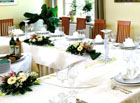 V Salónku u Šupiny lze pořádat různé společenské a firemní akce: rauty, firemní večeře, slavnostní hostiny, semináře, školení, svatby, promoce, křtiny a mnohé další. Prostor salónku je nekuřácký.

