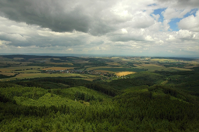Panoramatický výhled z rozhledny Brdo, Chřiby