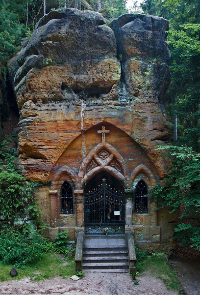 Skalní kaple Modlivý důl | Svojkov