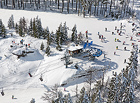 Jeden z největších ski areálů na Šumavě a jedno z nejlepších pětihvězdičkových TOP lyžařských středisek u nás. Zdejší sjezdovka Šance se udává za nejprudší v ČR.

