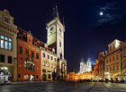 Staroměstská radnice je známá především pro staroměstský orloj, který pochází z r. 1410 a dnes je údajně nejlépe zachovaným středověkým orlojem vůbec. Na nádvoří radnice byl v r. 1422 popraven Jan Želivský a byl tu zvolen králem Jiří z Poděbrad.

