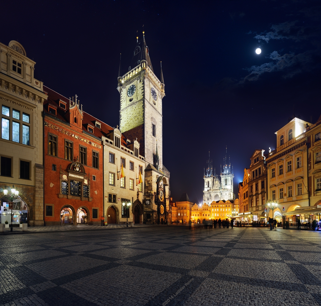 Staroměstská radnice za měsíční noci | Praha
