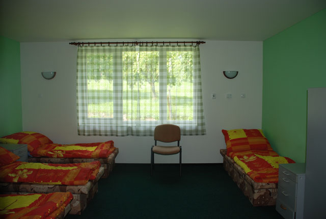 Šestilůžkový pokoj v turistické ubytovně Dobré