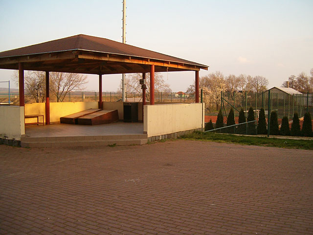 Altánek ve sportovním areálu TJ Slavoj Velké Pavlovice