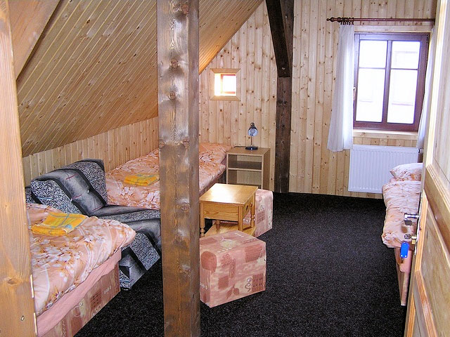 Ubytování Picura - trojlůžkový pokoj v patře chalupy