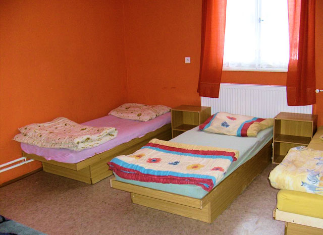 Ubytovna Mšeno – červený pokoj | ubytování Kokořínsko
