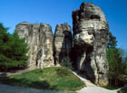 Pravčická brána představuje největší skalní most evropského kontinentu a patří k nejnavštěvovanějším místům národního parku České Švýcarsko. Pravčická brána byla dokonce v roce 2009 nominována na novodobý sedmý div světa.

