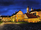 Pohled z čestného dvora na zámek Valtice.