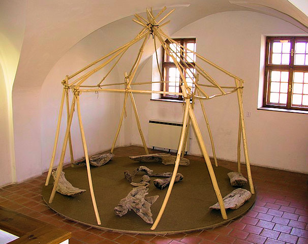 Muzeum Dolní Věstonice - rekonstrukce paleolitického obydlí