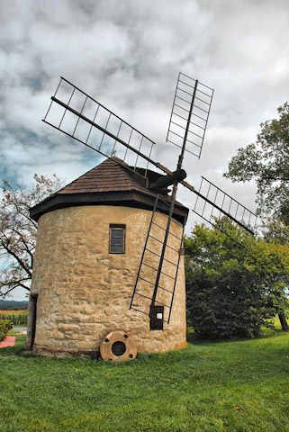Větrný mlýn holandského typu v městské části Zlín-Štípa