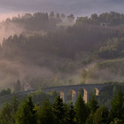 Železniční viadukt ve Smržovce překlenuje hluboké údolí a je největší technickou stavbou na trati Liberec–Tanvald–Harrachov. Má celkem 9 mostních oblouků, je dlouhý 123,5 m a nejvyšší část měří 26,5 m. Kulturní památka.


