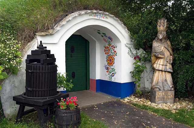 Vinný sklep v lokalitě Petrov-Plže, Bílé Karpaty