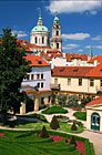 Panoramatický pohled směrem k Vrtbovské zahradě, Praha.