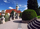 Vrtbovská zahrada - Pražský hrad a kostel sv. Mikuláše.