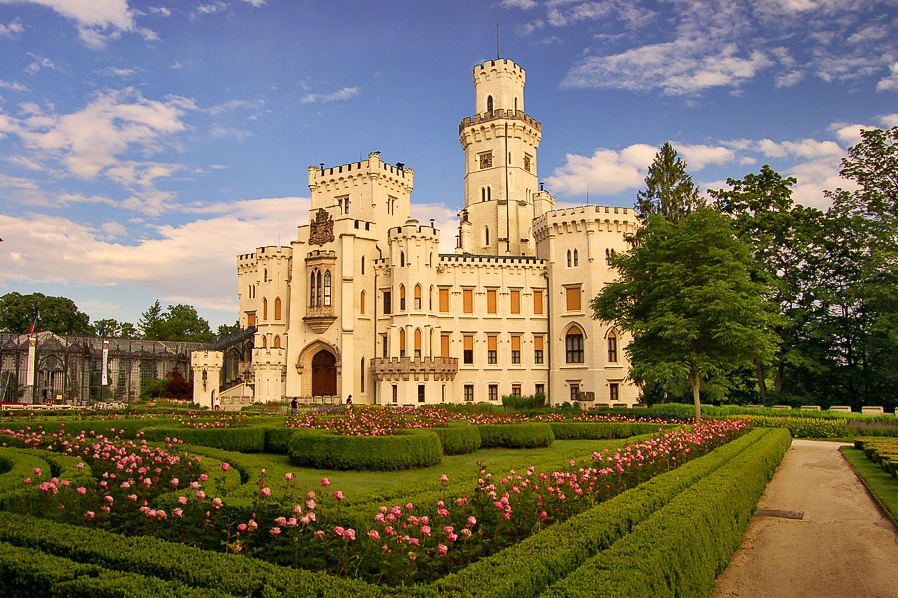 Zámek Hluboká nad Vltavou – pohled ze zámecké zahrady