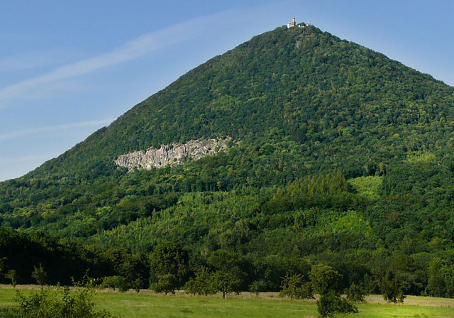 Milešovka - nejvyšší hora Českého středohoří